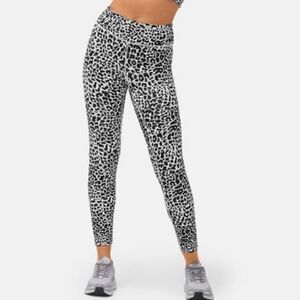 Outdoor Voices Techsweat Flex Movefree Leggings Performance Gym Snow Leopard S